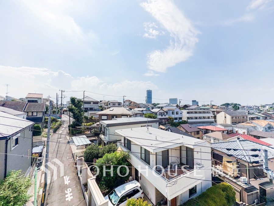 この開放感ある眺望と共に閑静な住宅街の季節感を演出する四季折々の変化を楽しめる心地よい場所となることでしょう。