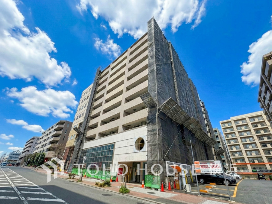 その邸が魅せる、気品・上質・重厚感・細やかさ、そのすべては訪れた者に安らぎと品性を与える特別な空間。ここに住むからこそ意味がある。すべての（始まり）をここから迎えます（2026年1月撮影）