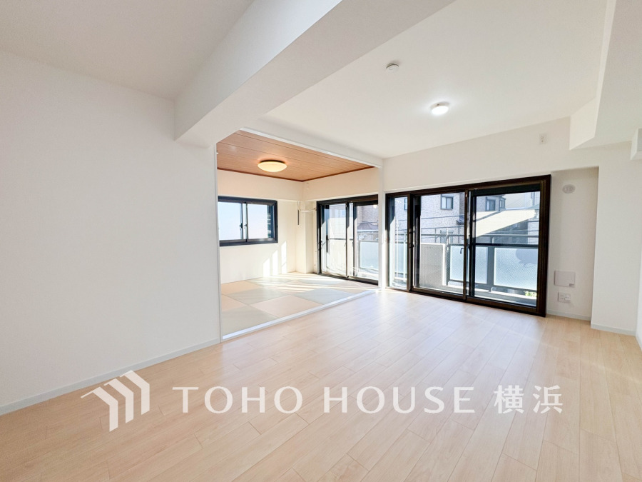 太陽の恵みを受けた明るい空間。吹きぬける風を感じながら爽やかで風通しの良い暮らしが叶います。
