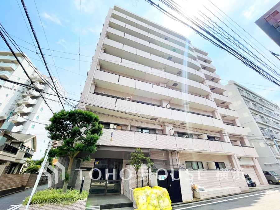 利便豊のかな好立地、日当たり良好な9階建てマンション最上階のお住まいです。