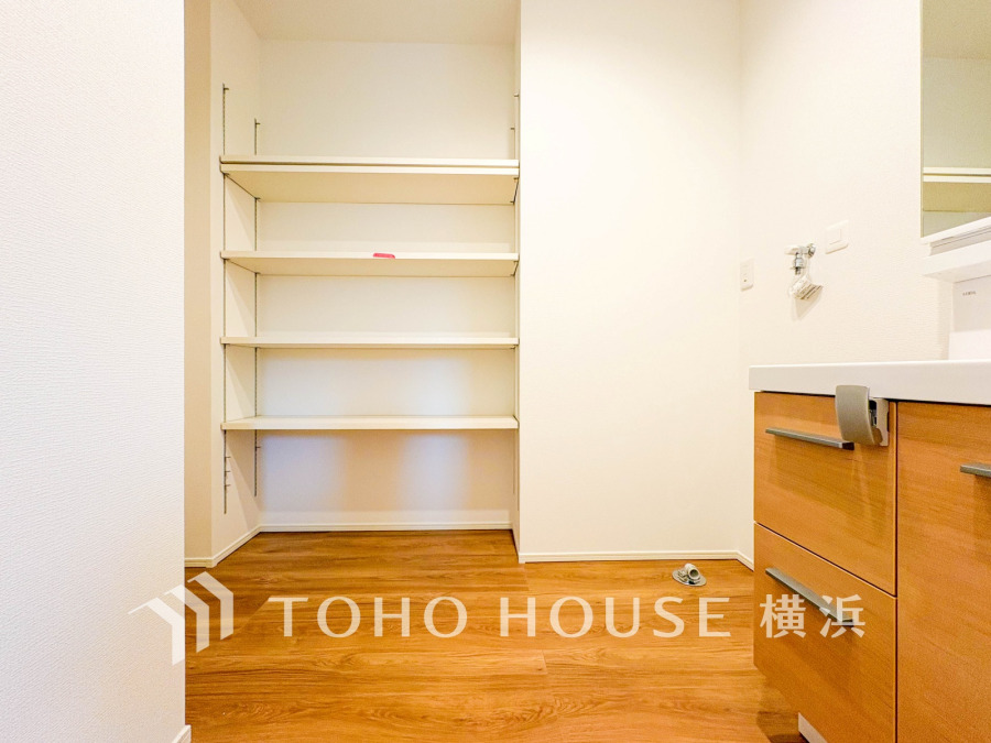 一日の始まりと終わりを心地よく演出してくれる、多彩な機能が備えられたパウダールーム。心地よいリフレッシュ空間です。