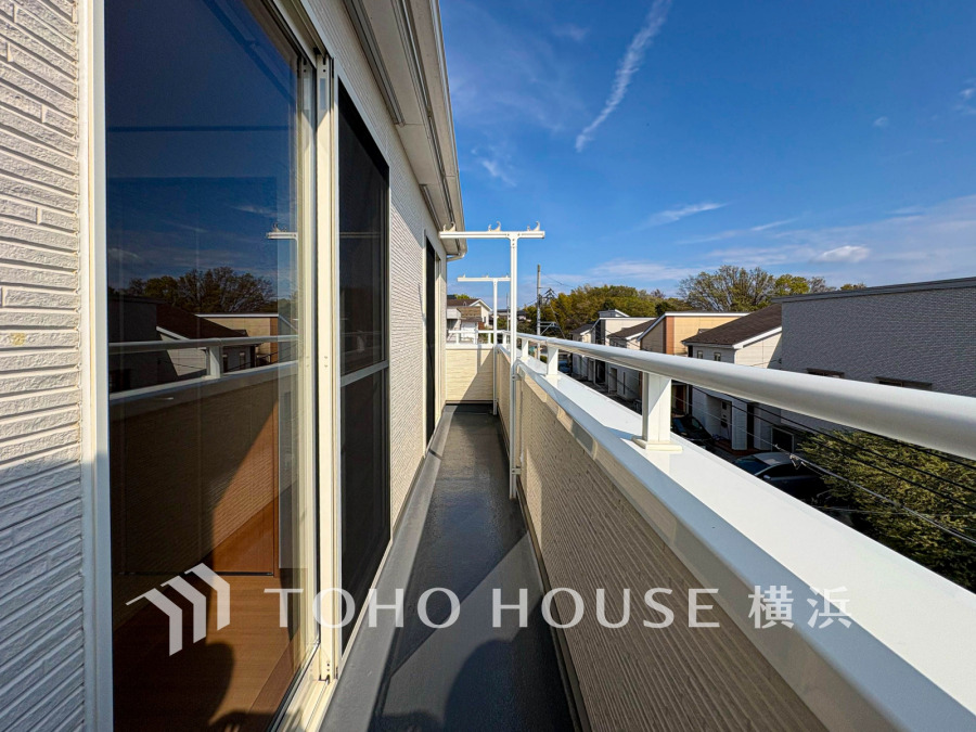 太陽に愛された邸は、陽当り・通風に優れた魅力的で快適さを追求した邸宅でした。ここに住むからこそ意味がある