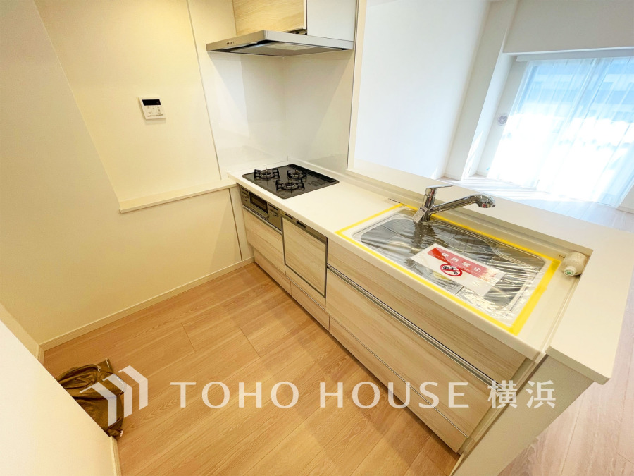 新規交換されたキッチンは、食洗機・浄水器付き。美しさと機能性が一つになったキッチンです。
