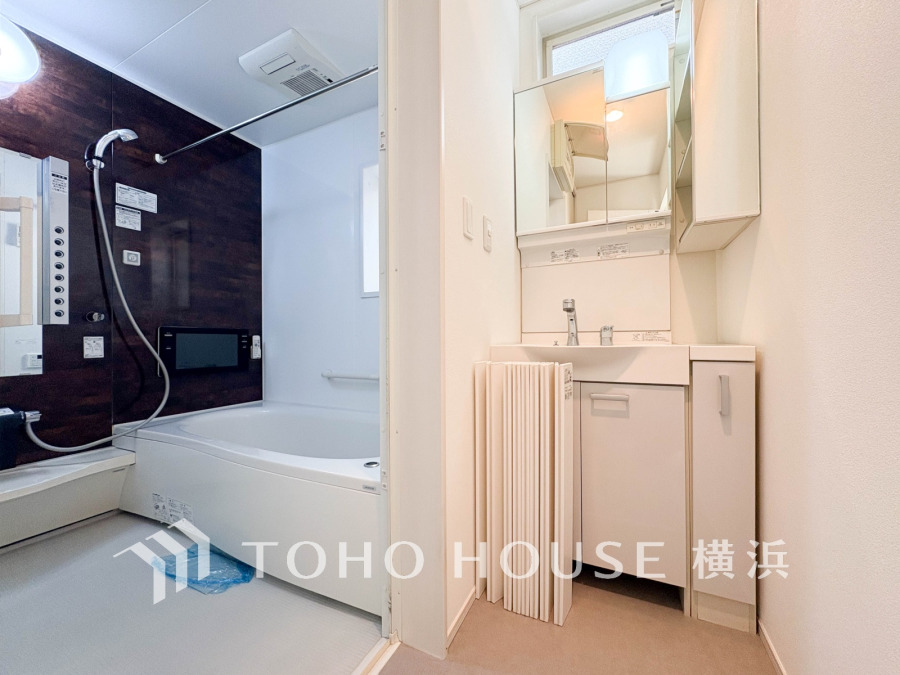 ご家族の1日が始まり、1日の終わりを締めくくる洗面空間。居室からも独立しており、プライベート空間を保ちます。