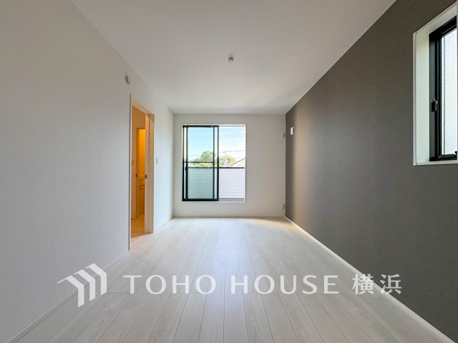 1日の疲れを癒し、心地よく寛げるようゆったりとした広さを確保しています。プライベートタイムをより優雅に穏やかに…。落ち着いた雰囲気を紡ぎます。