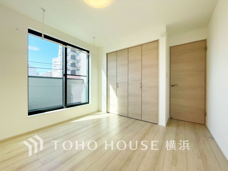 家族一人ひとりの大切なプライベート空間。趣味・感性で自由に演出できるよう、シンプルに仕上げた空間。暮らし心地を大きく左右する収納を、適材適所に配置し、使い勝手にも考慮しました。