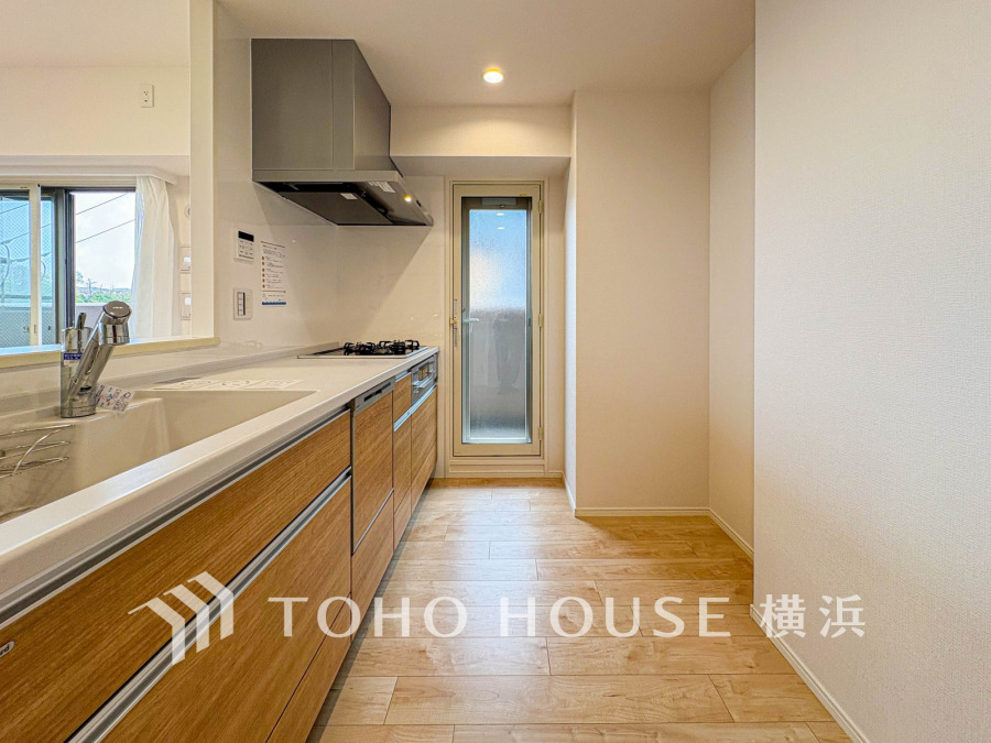 長い時間滞在するキッチンだからこそ、食事の準備を楽しい時間に、忙しい時でもスムーズに無駄なく作業できる、お手入れも簡単にできるなど、毎日を楽しくするキッチンスペースに仕上げました。