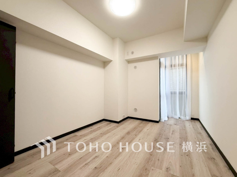 穏やかな風と陽光を導き、プライバシーに配慮された設計プランを採用し、居住性を一段と心地よいものにしています。明るく開放的な空間を演出しております。