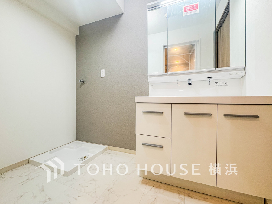 一日の始まりと終わりを心地よく演出してくれる、多彩な機能が備えられたパウダールーム。心地よいリフレッシュ空間です。