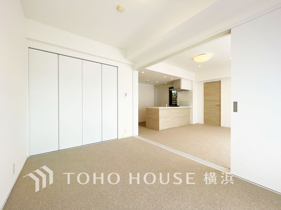 家族一人ひとりの大切なプライベート空間。趣味・感性で自由に演出できるよう、シンプルに仕上げた空間。暮らし心地を大きく左右する収納を、適材適所に配置し、使い勝手にも考慮しました。