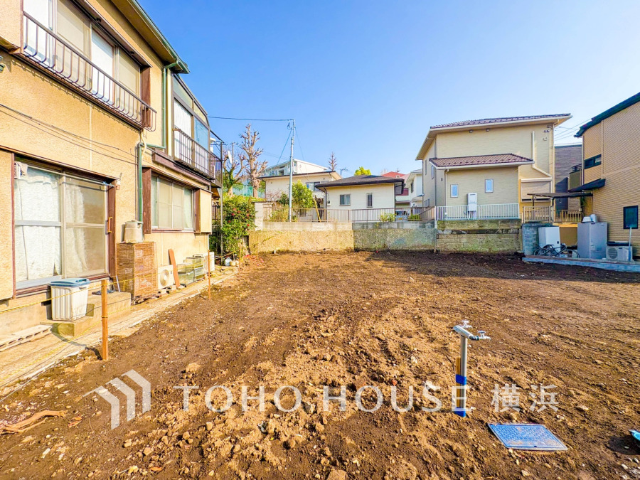 爽やかな風が抜けるこの土地に、家族みんながゆったり暮らせるお住まいを建築できます。参考プランのご用意がありますので、お気軽にお問い合わせ下さいませ。