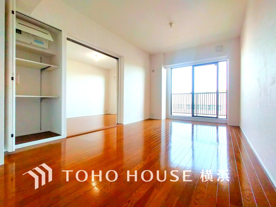 ご家族やお友達との時間など、多くの時を刻む空間。何気なく過ぎる時でさえも上質なひと時となる快適な空間を目指して。