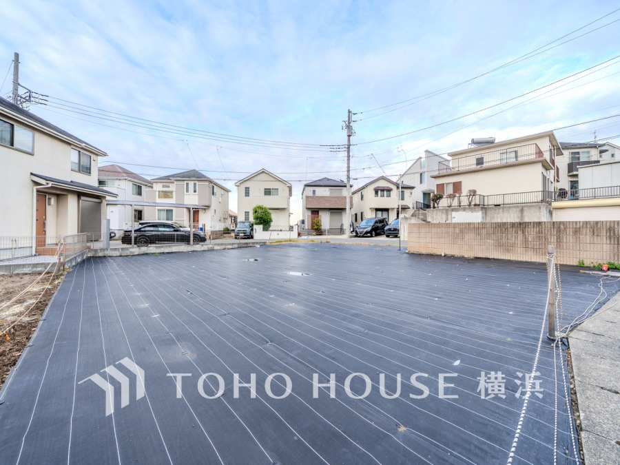 開放感のある角地立地。陽当たり・通風良好です。