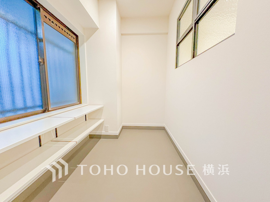 清潔感溢れる玄関がお出迎えする本邸宅の物語は、ここから始まる日常を期待させます。この場所には「希望」と「優越」で包み込んでくれる「特別」な空間があります。