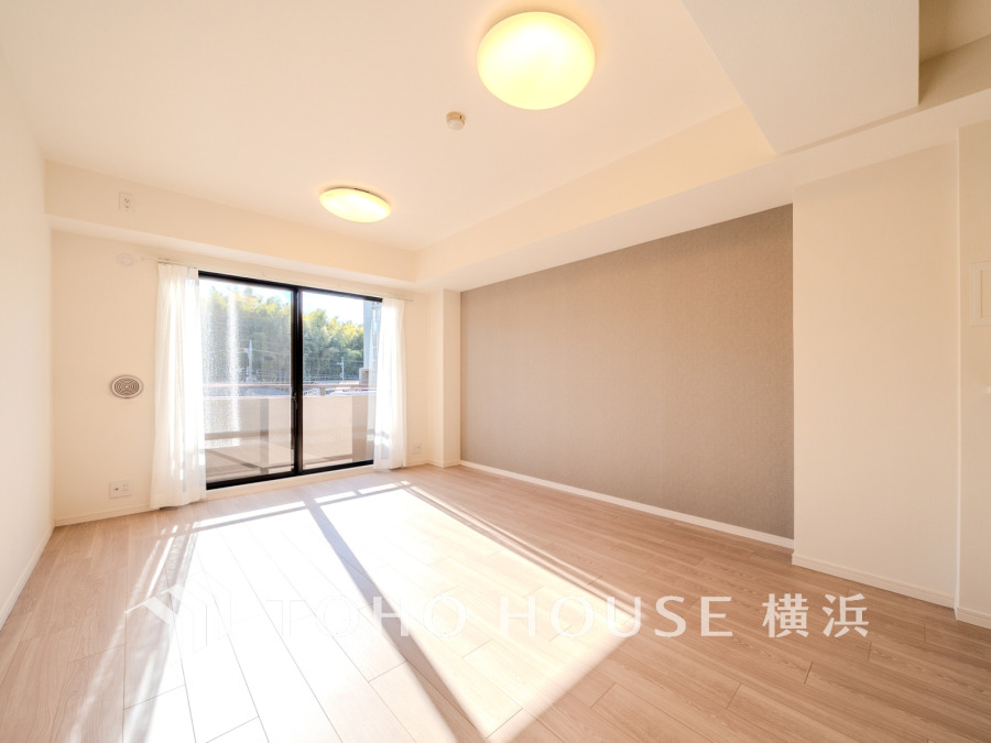 太陽の恵みを受けた明るい空間。吹きぬける風を感じながら爽やかで風通しの良い暮らしが叶います。
