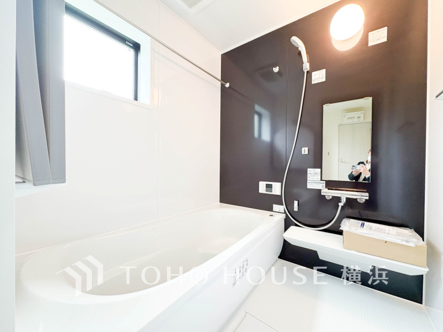 掃除のしやすさ・収納の便利さなど、おふろを使う人、お手入れする人、みんなにとっての「しあわせ性能」を追求したバスルームを採用いたしました。