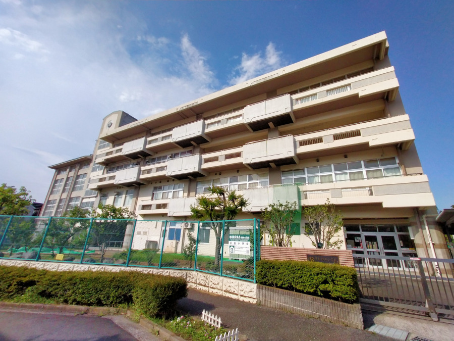 横浜市立杉田小学校　約1400ｍ