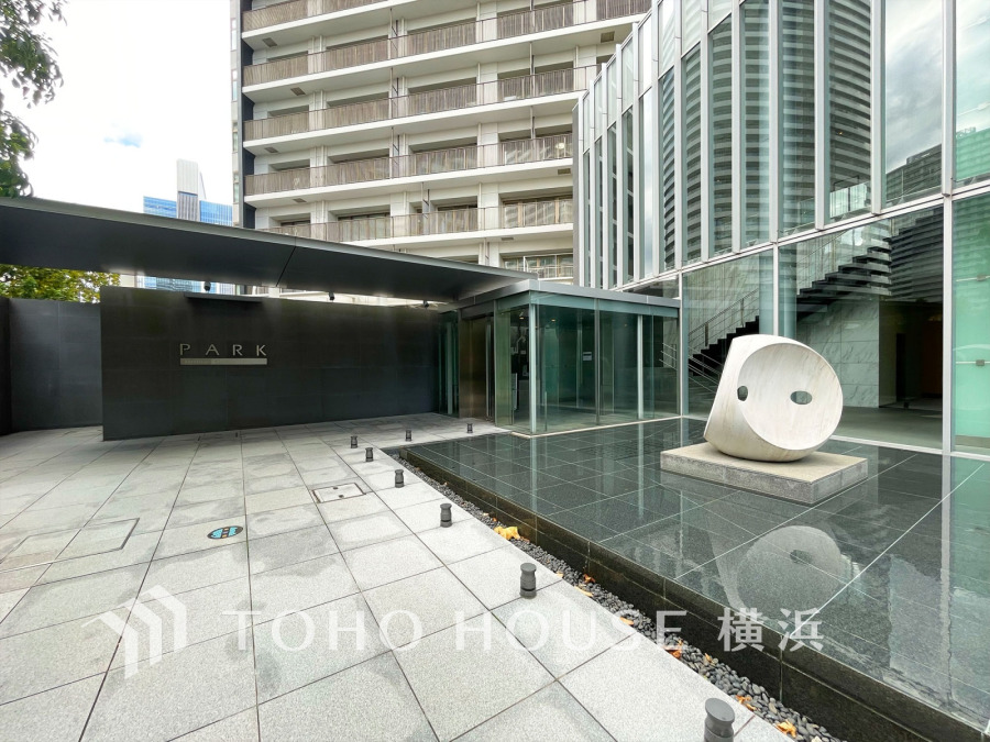 単に見た目や質感の良さだけではなく、建物の基礎や構造といった、目には見えにくい部分にもこだわります。住まいの本質の部分から、住み心地や安全性も大切にしたお住まいです。