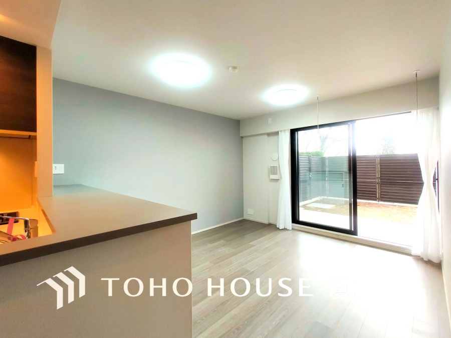 上質な時間を育む暮らしのメインステージ。寛ぎとコミュニケーションを育む居心地のよい場所。ここで楽しむ家族の時間が絆をより深めてくれそうです。