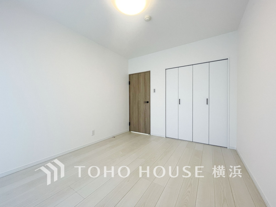 ゆとりと収納を確保した洋室。自分時間を充実させながら心豊かなひとときを過ごすための大切な空間です。
