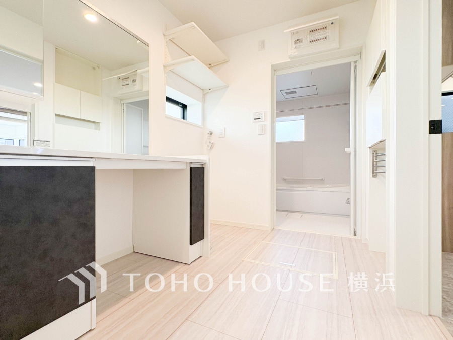 一日の始まりと終わりを心地よく演出してくれる、多彩な機能が備えられたパウダールーム。心地よいリフレッシュ空間です。