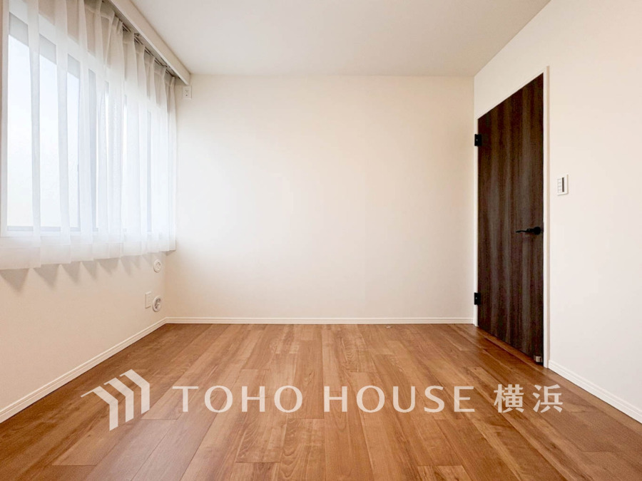 1日の疲れを癒し、心地よく寛げるようゆったりとした広さを確保しています。プライベートタイムをより優雅に穏やかに…。落ち着いた雰囲気を紡ぎます。