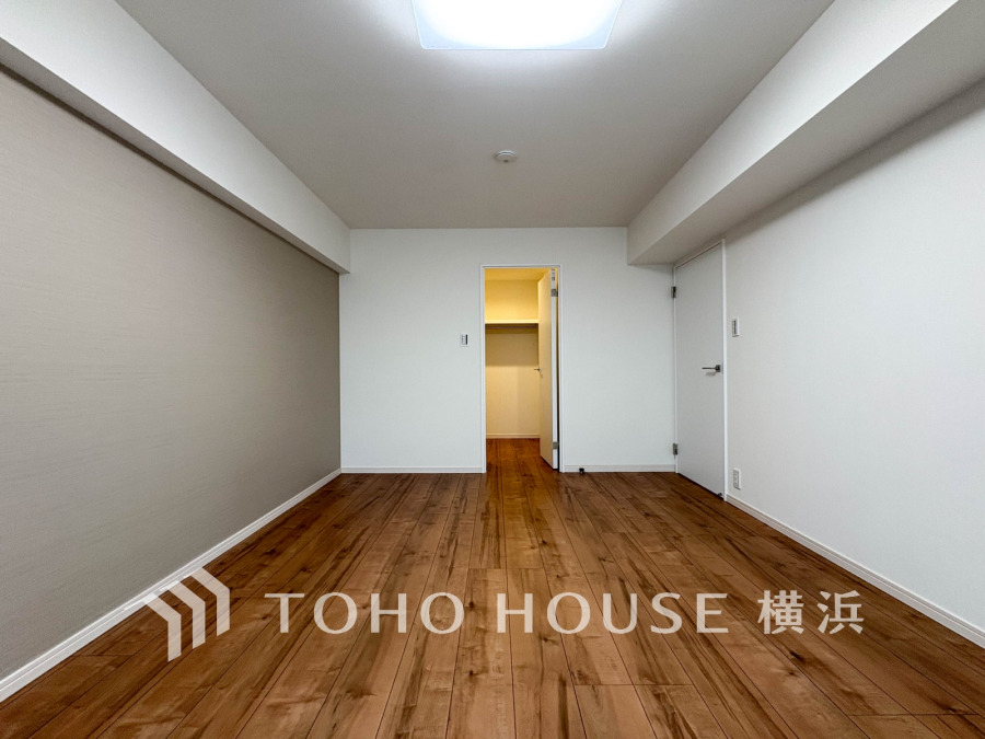 過ぎ行く時間をゆったりと感じることができる落ちついたプライベートルーム。リビングで楽しく過ごした後はゆっくり寛ぎの時間を満喫できます。静かな環境でリラックスタイムを愉しんで。