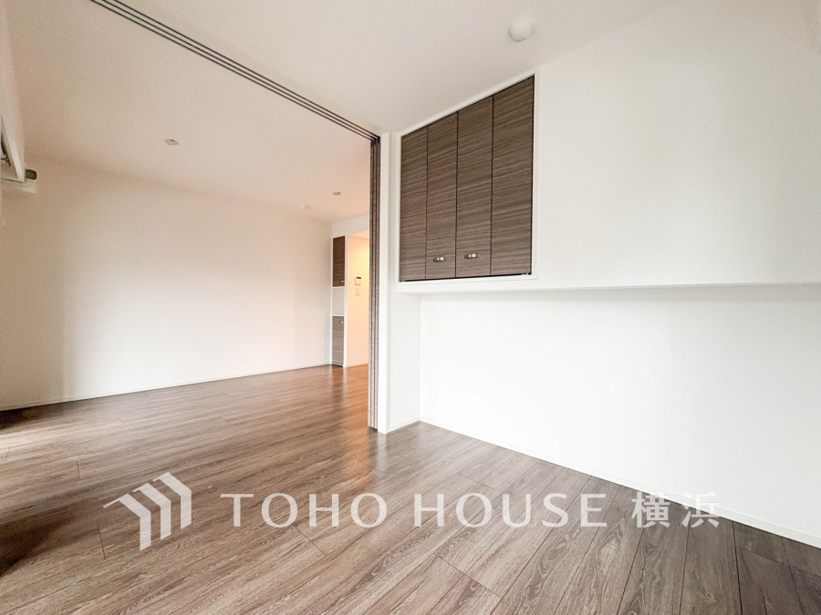 リビングに隣接した洋室は、引き戸を開け放してLDK空間を共有しながら開放的に使うこともできます。
