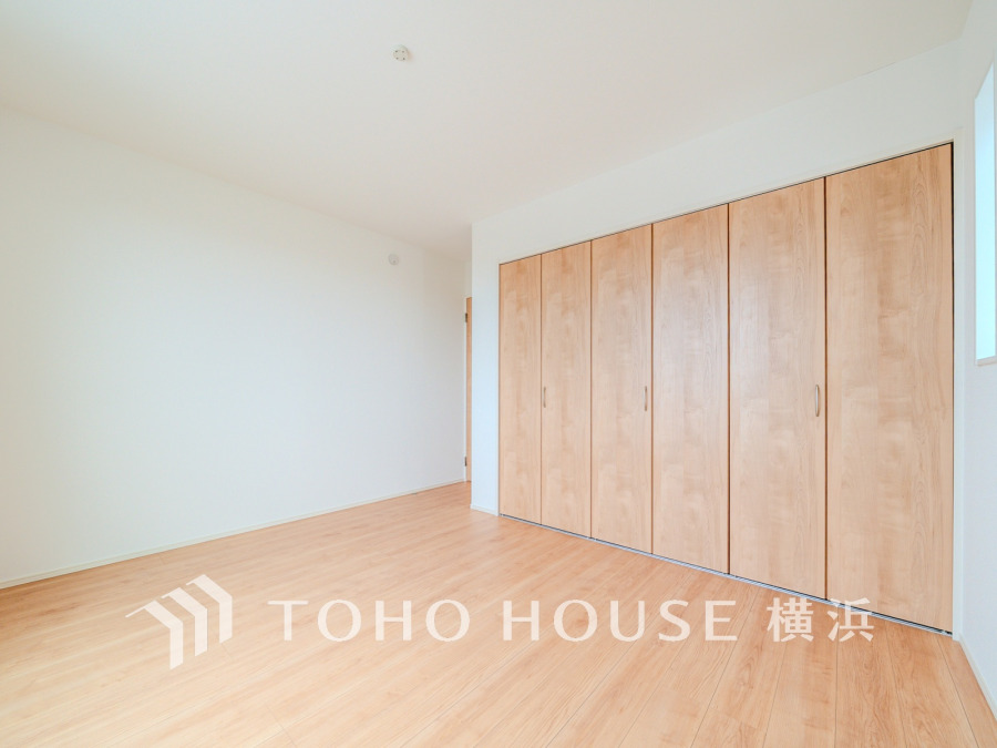 穏やかな寛ぎを届ける上質仕様のゆとりあるお部屋。自分時間を充実させながら心豊かにできるプライベート空間。