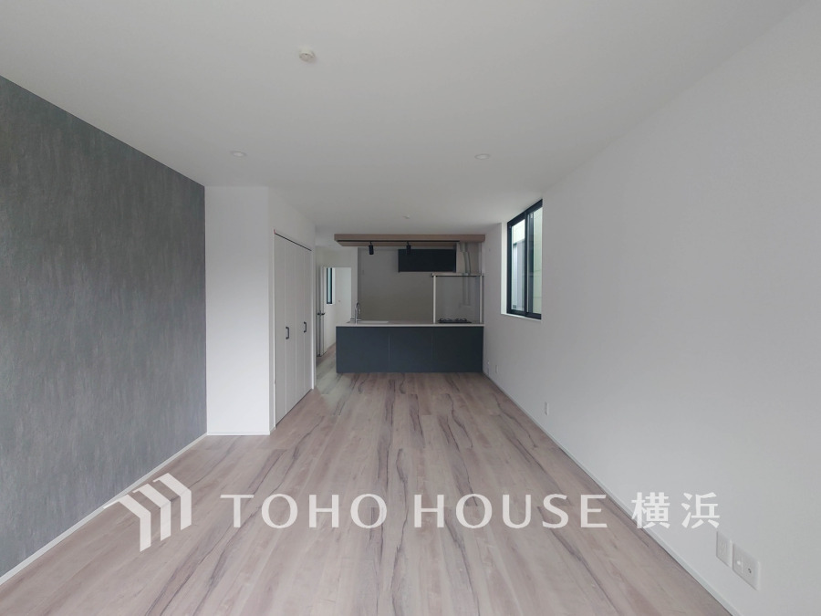 一日の中で多くの時間を過ごすことになる住まいだからこそ、いつも穏やかな空間であるように心掛けています。構成する建材などへの配慮が、住まう方の健康を守ります。