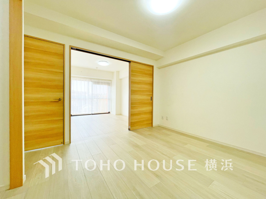 太陽の恵みを受けた明るい空間。吹きぬける風を感じながら爽やかで風通しの良い暮らしが叶います。
