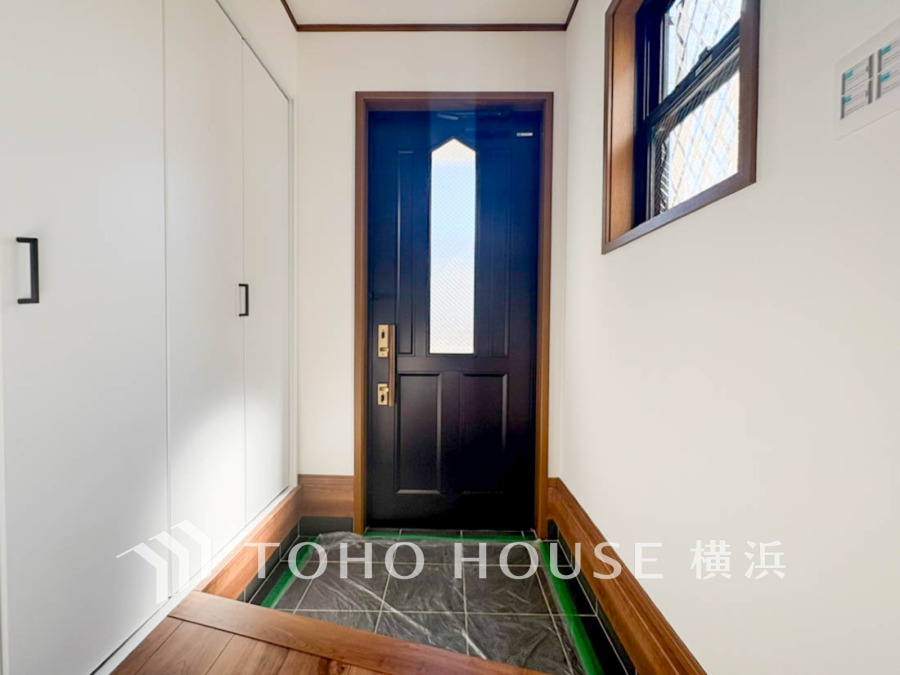 清潔感溢れる玄関がお出迎えする本邸宅の物語は、ここから始まる日常を期待させます。この場所には「希望」と「優越」で包み込んでくれる「特別」な空間があります。