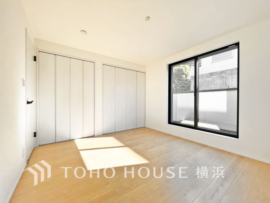 家族一人ひとりの大切なプライベート空間。趣味・感性で自由に演出できるよう、シンプルに仕上げた空間。暮らし心地を大きく左右する収納を、適材適所に配置し、使い勝手にも考慮しました。