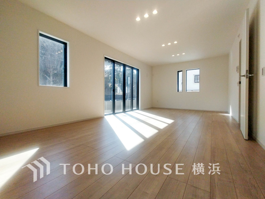 たくさんの想いが美しいカタチに彩られた時、そこにはひと時のくつろぎが生まれ、ゆっくりと愛着が育まれていきます。