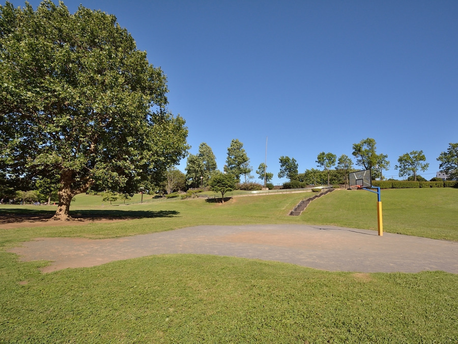 岸根公園　約110ｍ