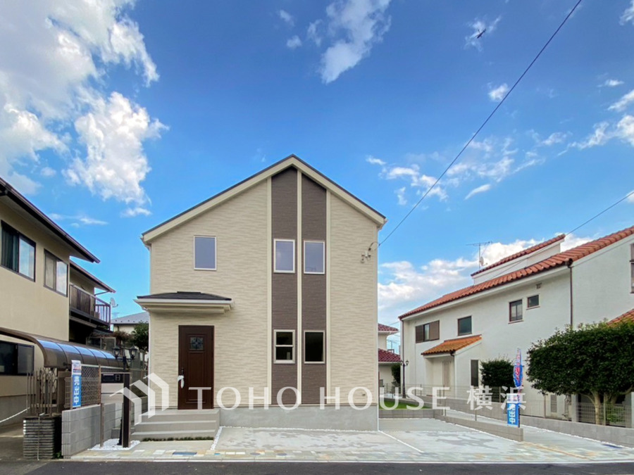 爽やかな青空の下に贅沢なほどに降り注ぐ陽光、豊かな居住性と、クオリティが見事に調和した住空間は、住まうことの喜びを感じさせてくれます。 