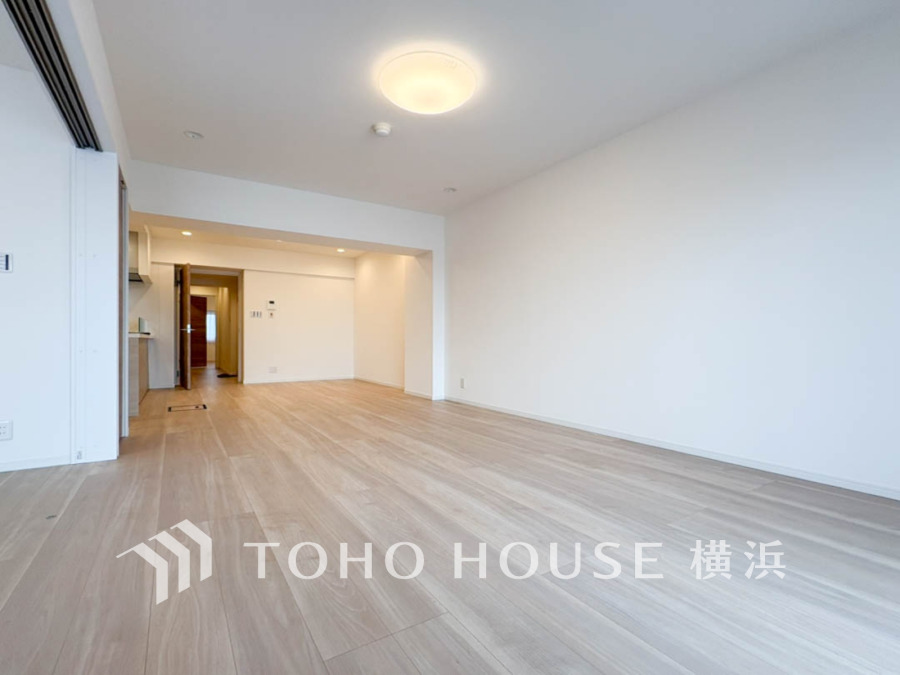 家族みんなが爽やかに健やかに過ごせるように、溢れる光をたっぷり取り込んだリビングダイニング。集いの場、憩いの場としての快適性を求めたやすらぎの空間です。