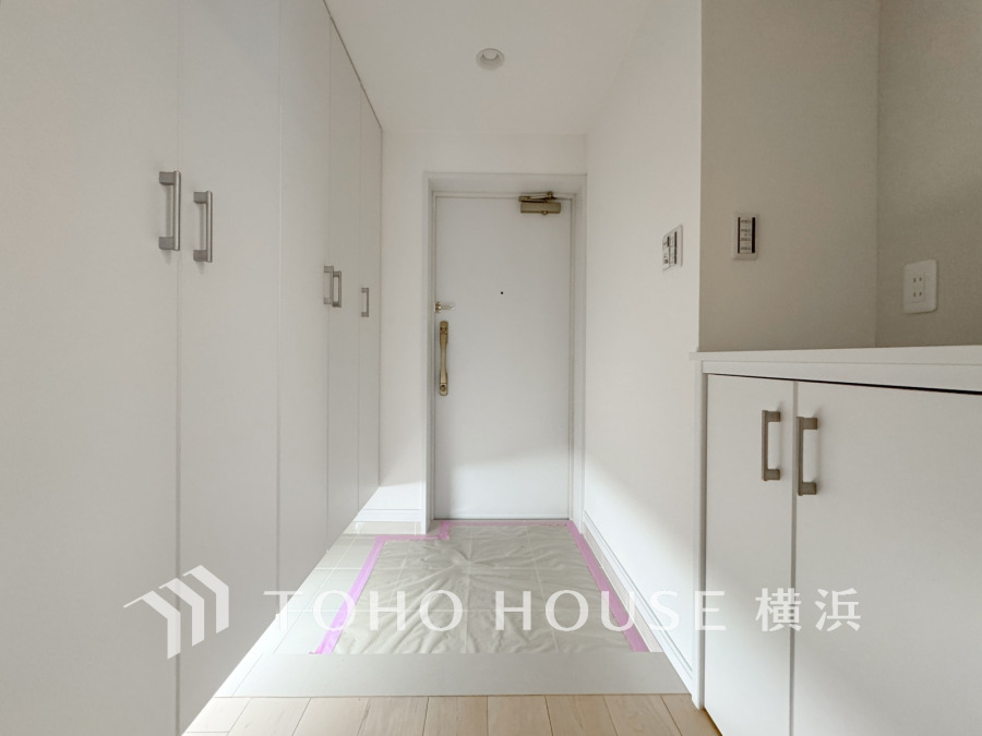 居住者の帰り、訪れる方を優しく迎え、やすらぎに満ちた生活空間を予感させる。健やかな暮らしを楽しめそう。
