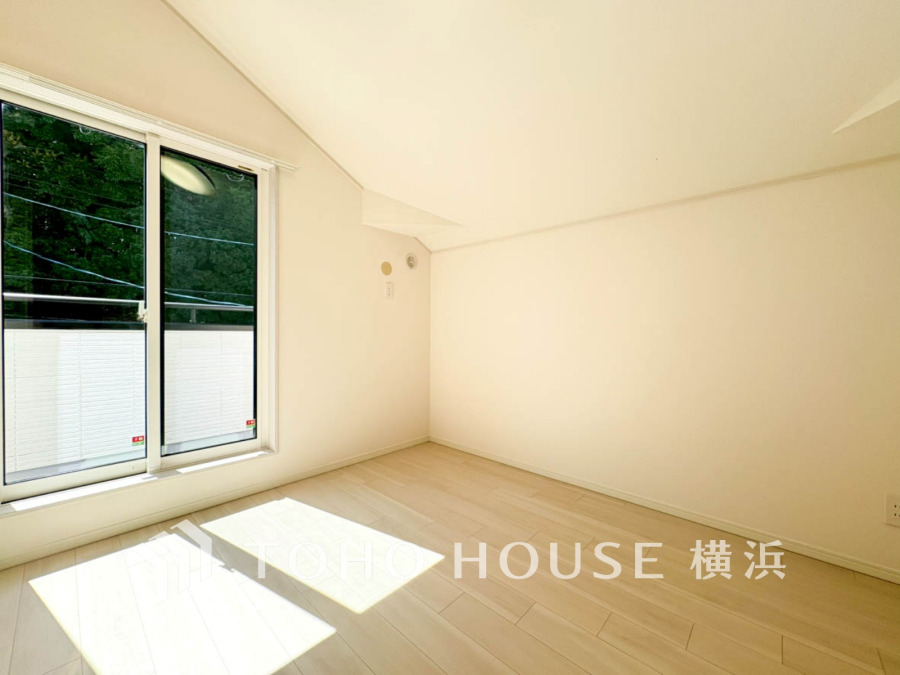 穏やかな寛ぎを届ける上質仕様のゆとりあるお部屋。自分時間を充実させながら心豊かにできるプライベート空間。