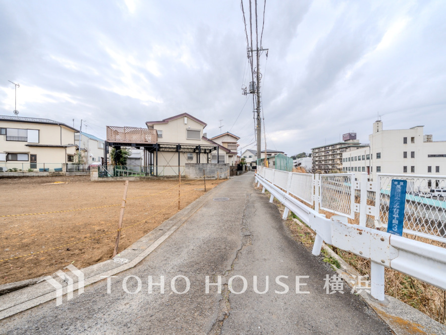 接道状況：北側幅員約2.5ｍ 公道、東側幅員約4.5ｍ 公道