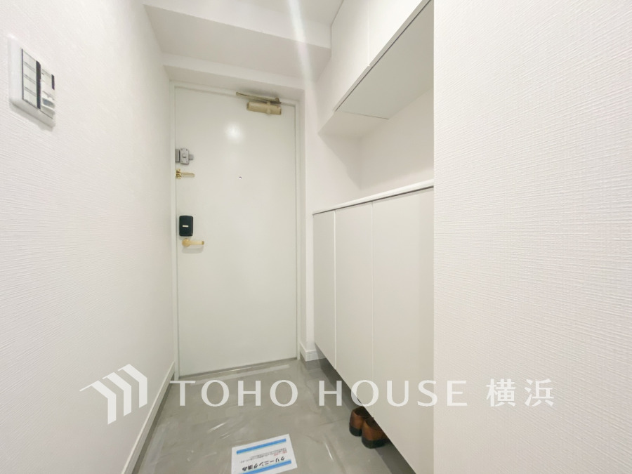 居住者の帰り、訪れる方を優しく迎え、やすらぎに満ちた生活空間を予感させる。健やかな暮らしを楽しめそう。