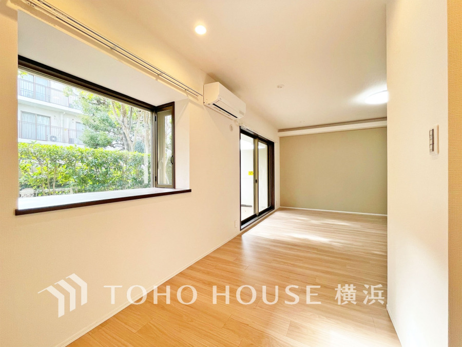 上質な時間を育む暮らしのメインステージ。寛ぎとコミュニケーションを育む居心地のよい場所。ここで楽しむ家族の時間が絆をより深めてくれそうです。