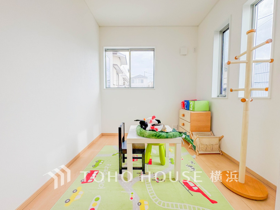 1日の疲れを癒し、心地よく寛げるようゆったりとした広さを確保しています。プライベートタイムをより優雅に穏やかに…。落ち着いた雰囲気を紡ぎます。