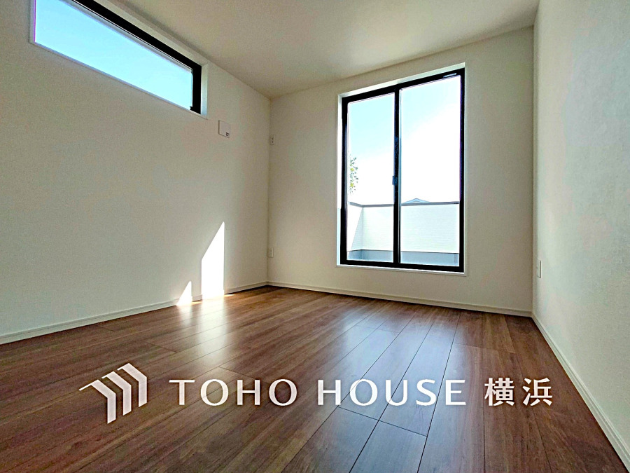 2面採光の居室は、十分な明るさを取り入れ心地よい風を提供します。