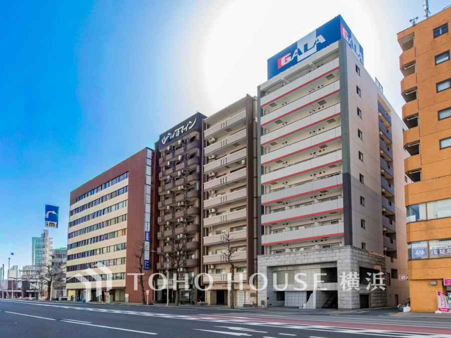 穏やかな風と陽光を導き、プライバシーに配慮された設計プランを採用し、居住性を一段と心地よいものにしています。周辺環境とのコラボレーションにより明るく開放的な空間を演出。