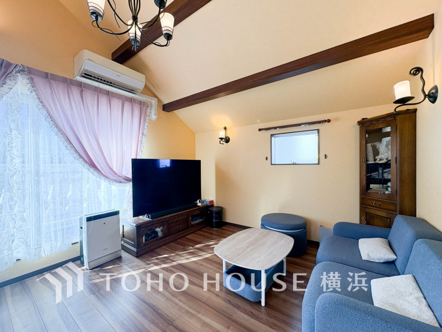 一日の中で多くの時間を過ごすことになる住まいだからこそ、いつも穏やかな空間であるように心掛けています。構成する建材などへの配慮が、住まう方の健康を守ります。