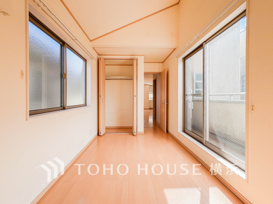 穏やかな寛ぎを届ける上質仕様のゆとりあるお部屋。自分時間を充実させながら心豊かにできるプライベート空間。