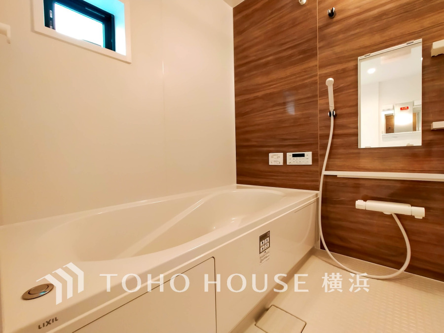 1日の疲れを取り心身を癒すことができる住まいの中のリラクゼーション空間、バスルーム。心からゆったりと寛いでいただけるよう、ゆとりのスペースを確保しています。