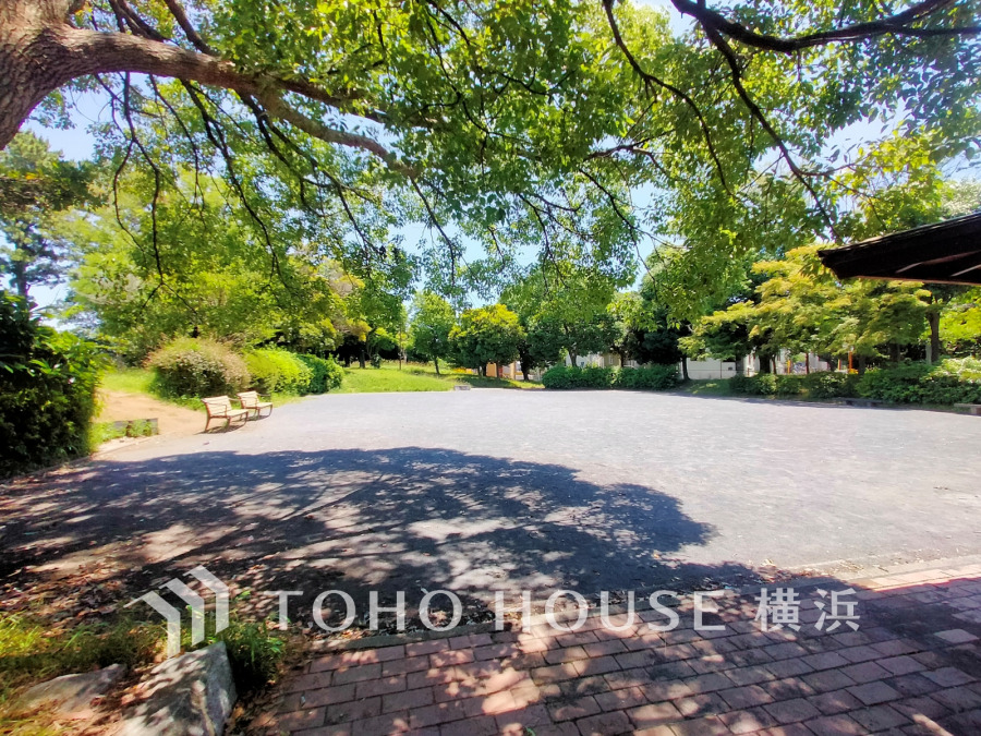 港南台南公園…約500ｍ