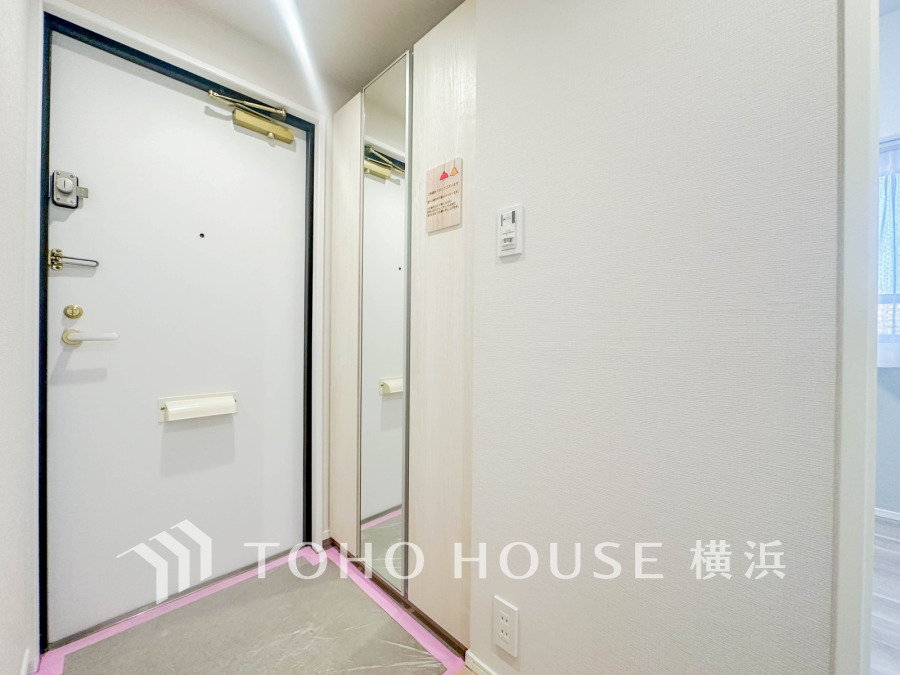 居住者の帰り、訪れる方を優しく迎え、やすらぎに満ちた生活空間を予感させる。健やかな暮らしを楽しめそう。